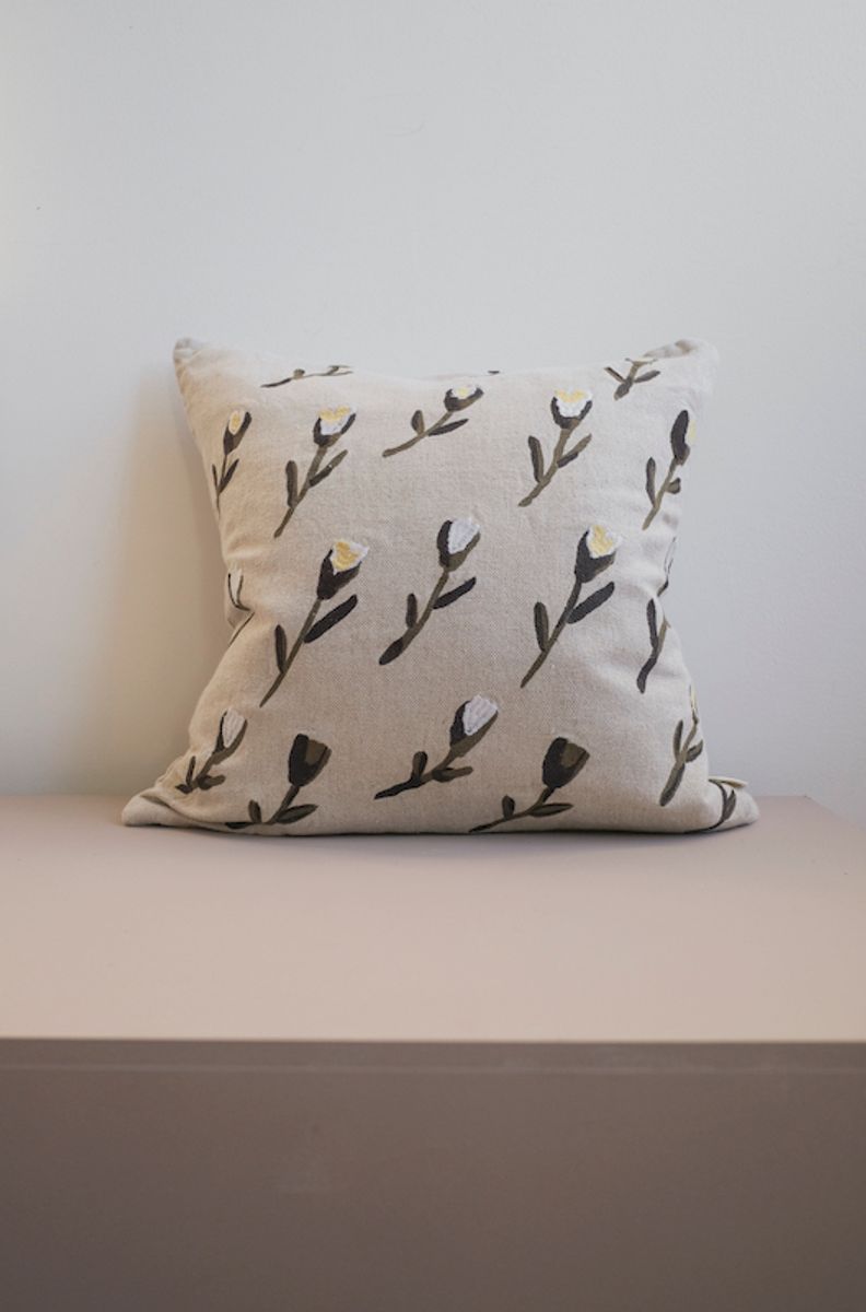 Putetrekk 48x48, brodert - Blomstereng