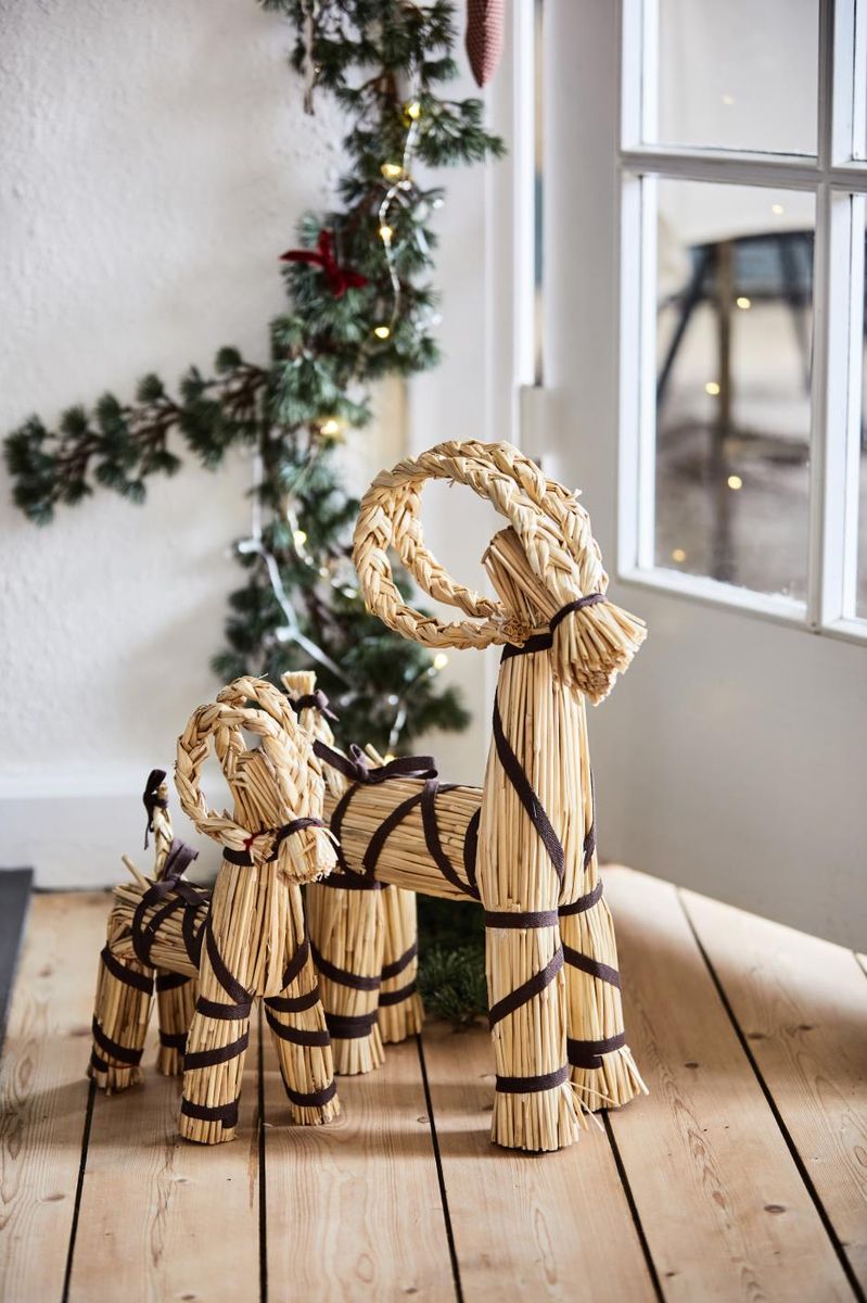 Medium julebukk med brunt bånd - H: 30 cm